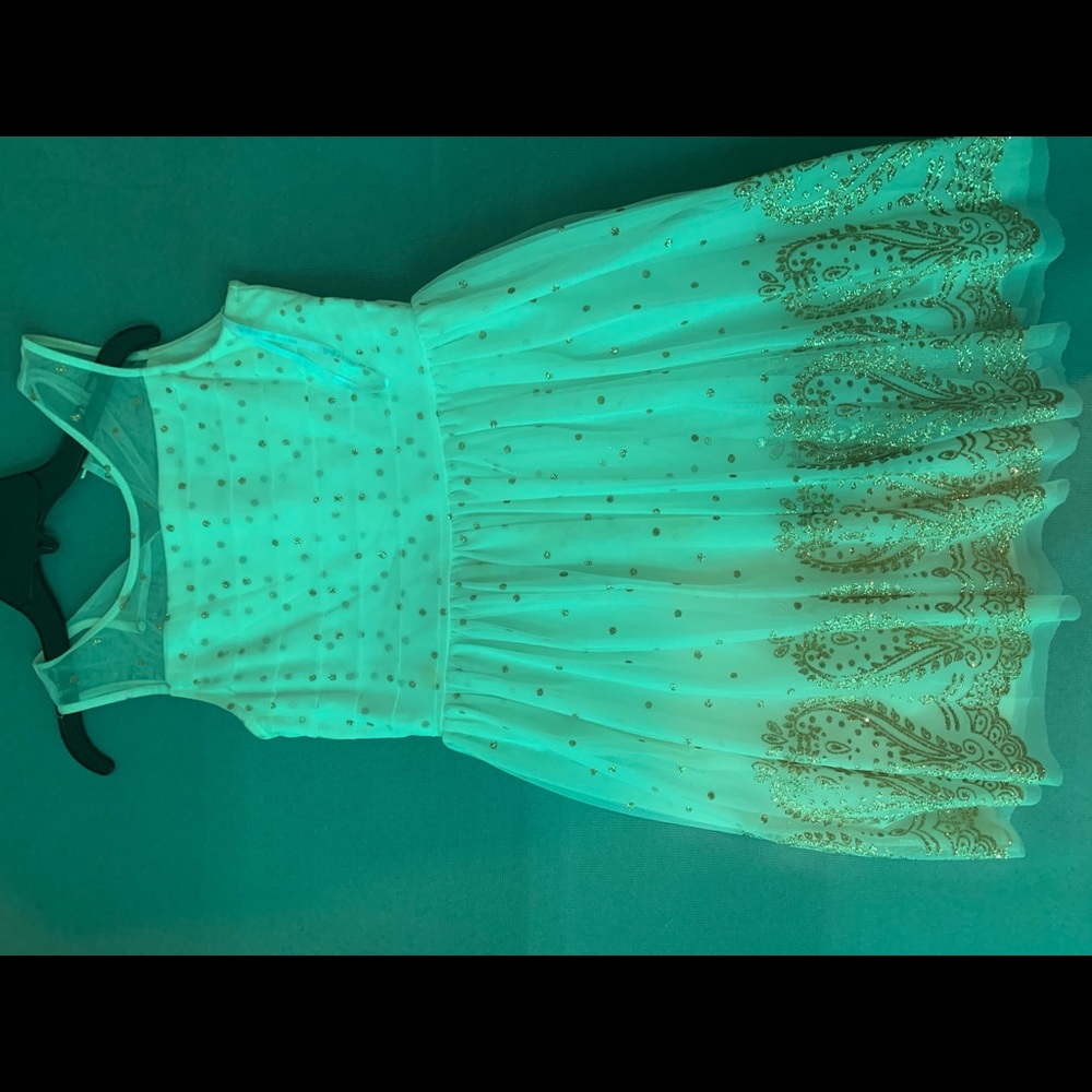 Girls dress